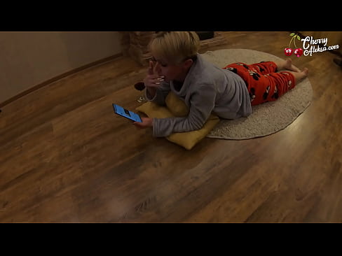 ❤️ Šialená blondínka fajčí obrovský penis a skáče na ňom - análny sex ❤❌ Super porno na porno sk.hdpornpics.ru ❌